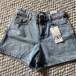 Zara Light Wash Denim Mom Shorts - Size 2